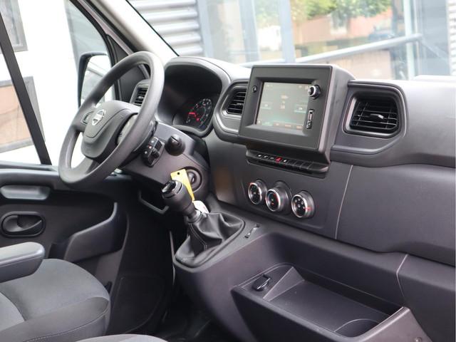 Nissan Interstar