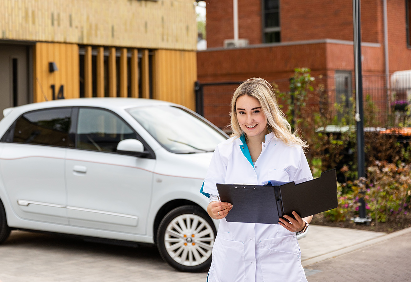 Bedrijfsauto leasen in de zorgsector: Dit is waarom financial lease de slimste keuze is