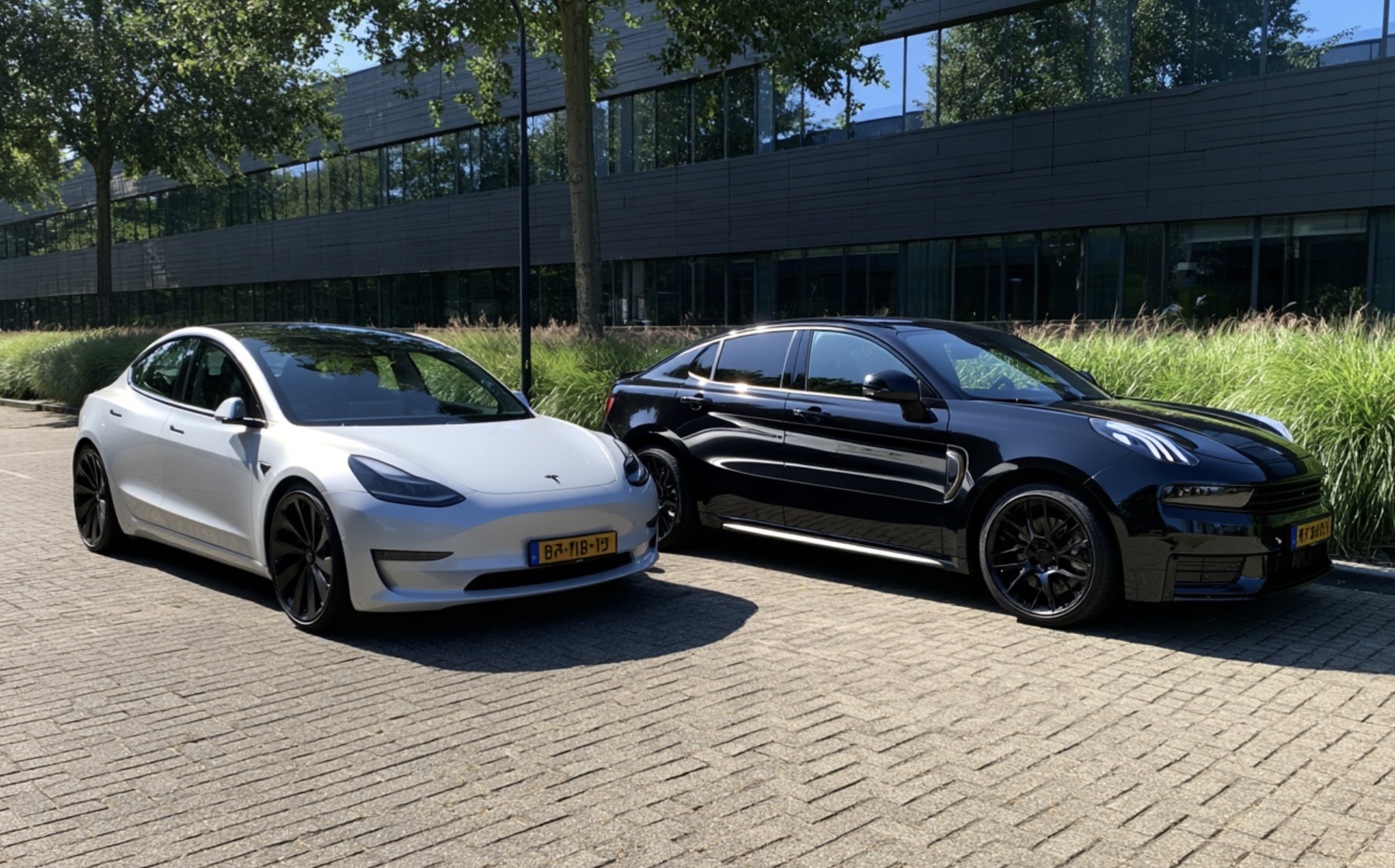 De benzineauto halveert, de EV pakt in september de meerderheid: 5 dingen die de autoverkopen van 2026 laten zien