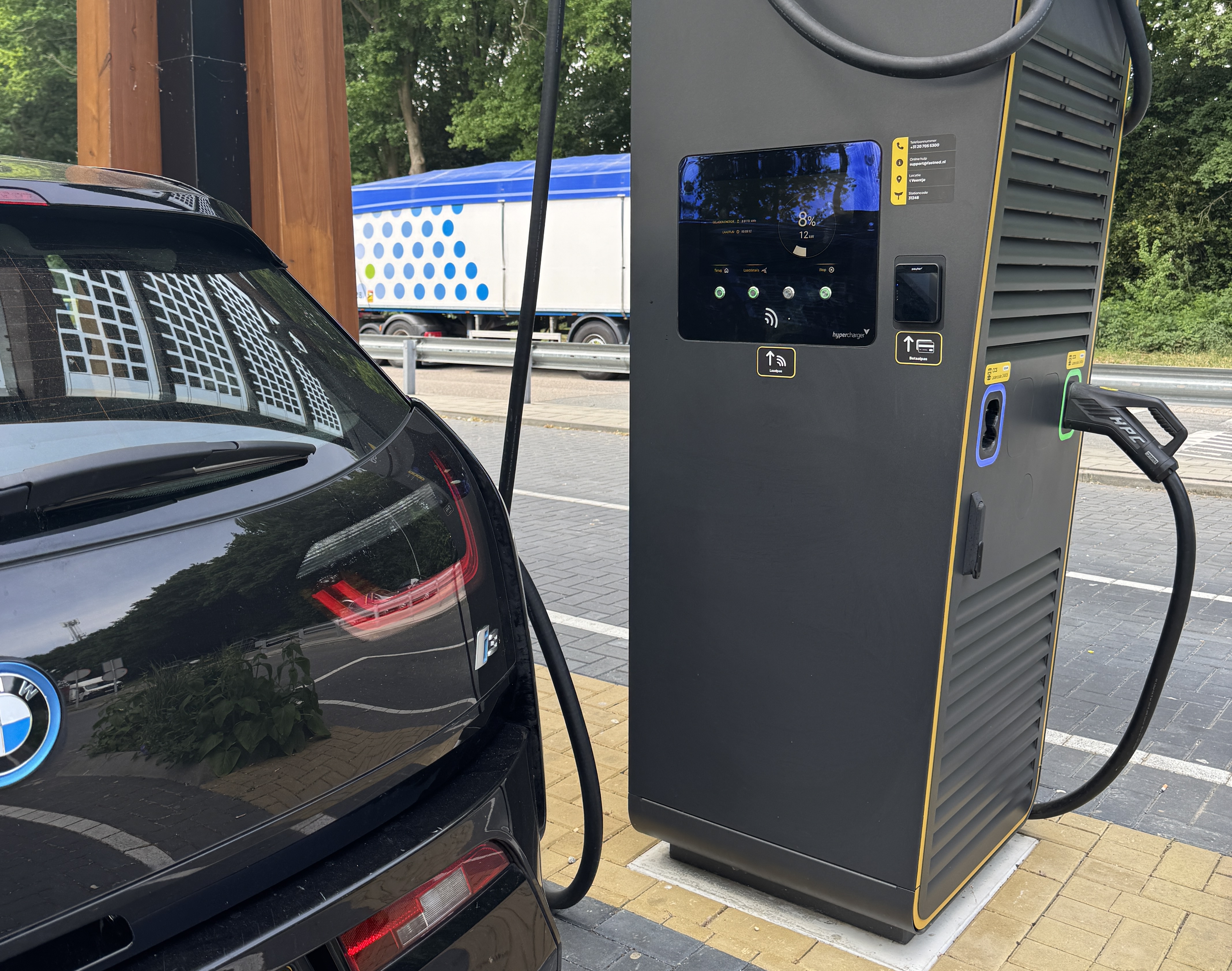 Elektrisch rijden als ondernemer in 2026: niet de auto, maar je laadplek bepaalt of je geld verdient