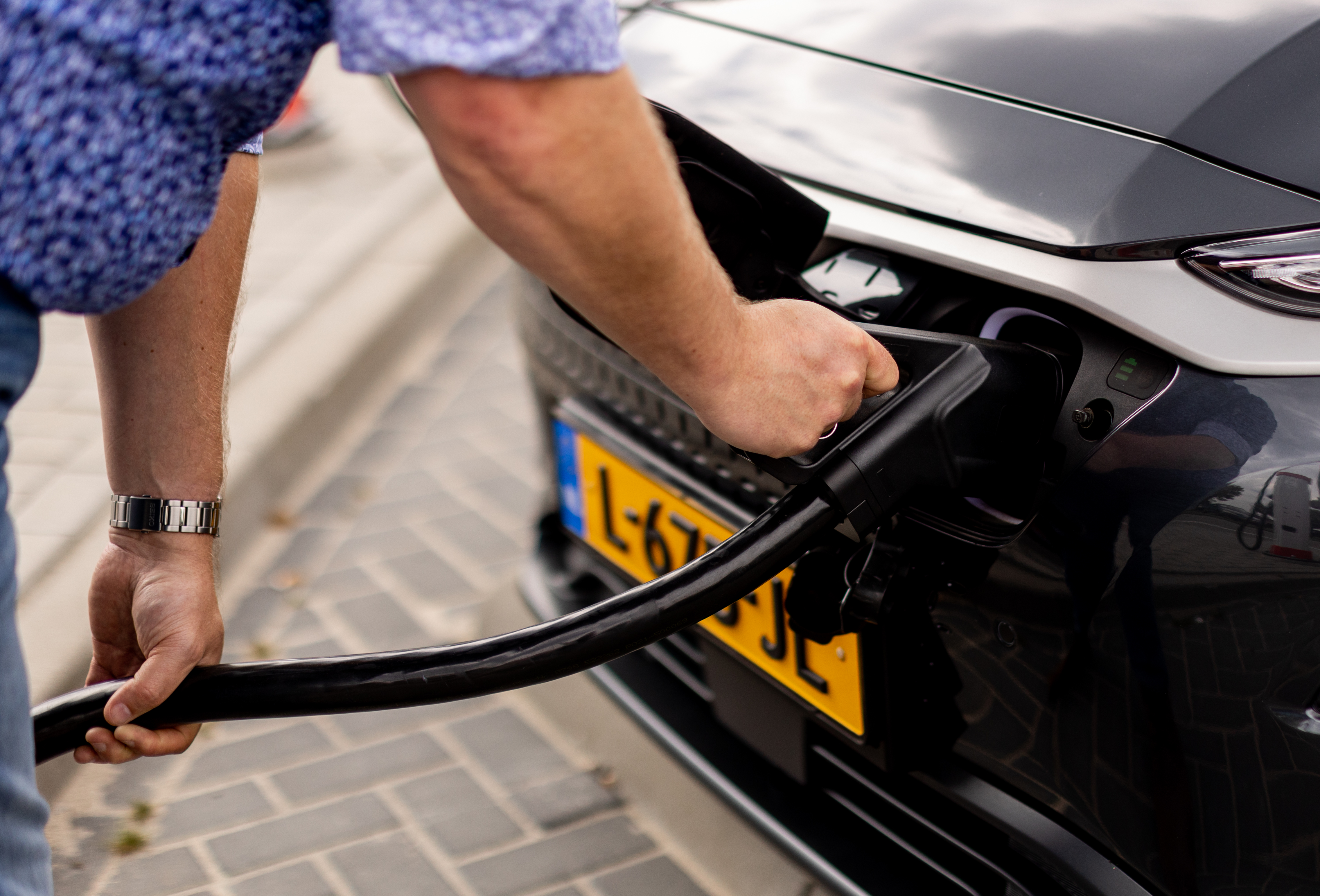 hoe werkt het opladen van een elektrische auto
